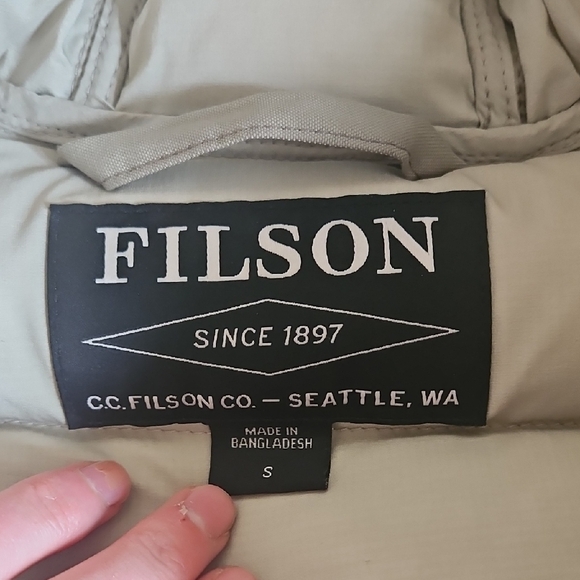 Filson Down Hooded Puffer Jacket in Light Sage - Picture 2 of 10